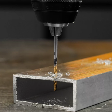 Сверло спиральное по металлу Denzel 3 x 61мм, Р6М5, Golden Tip, многогранная заточка, 2шт., 718268 купить в Тобольске