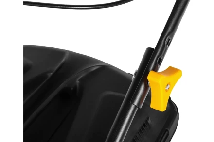 Бензиновая газонокосилка CHAMPION LM4215 купить в Тобольске