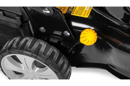 Бензиновая газонокосилка CHAMPION LM4215 купить в Тобольске