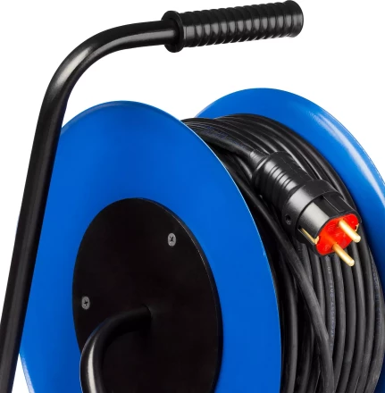 Удлинитель на катушке &quot;КГ 315&quot;, 30 м, 3700 Вт, 4 гнезда, IP44, КГ 3х1,5 кв мм, ЗУБР 55080-30 купить в Тобольске