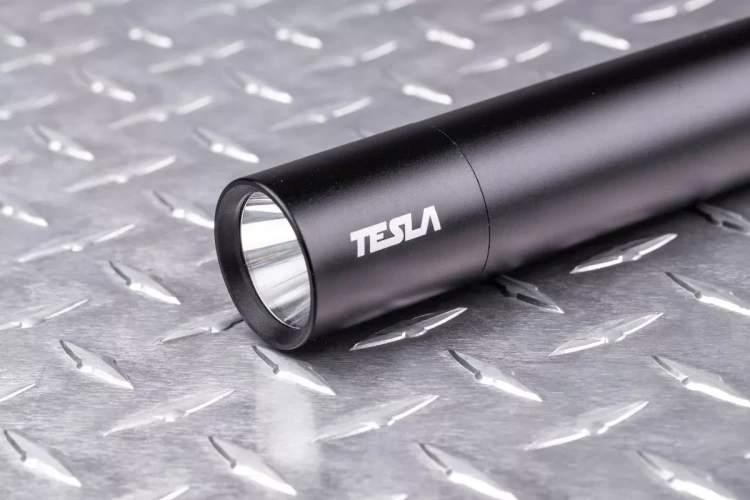 Фонарь-бита TESLA LB-40 33х400 мм купить в Тобольске