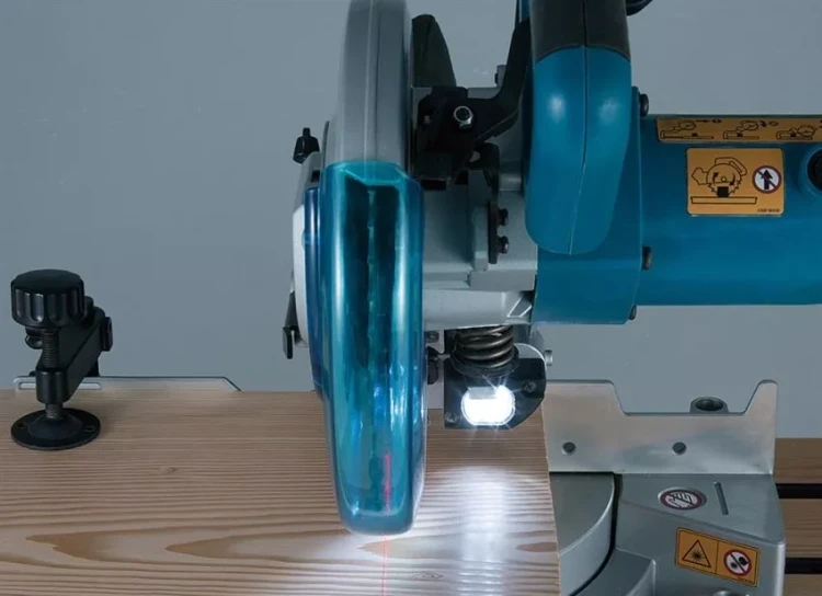 Пила торцовая Makita LS0815FLN купить в Тобольске
