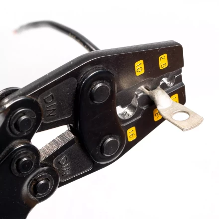 Пресс-клещи КВТ ПК-16у с матрицей для опрессовки неизолированных медных наконечников до 16 мм (64702) купить в Тобольске