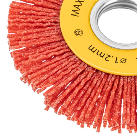 Щетка для УШМ, 100 мм, плоская, нейлоновая щетина, посадка 22,2 мм Denzel 74437 купить в Тобольске